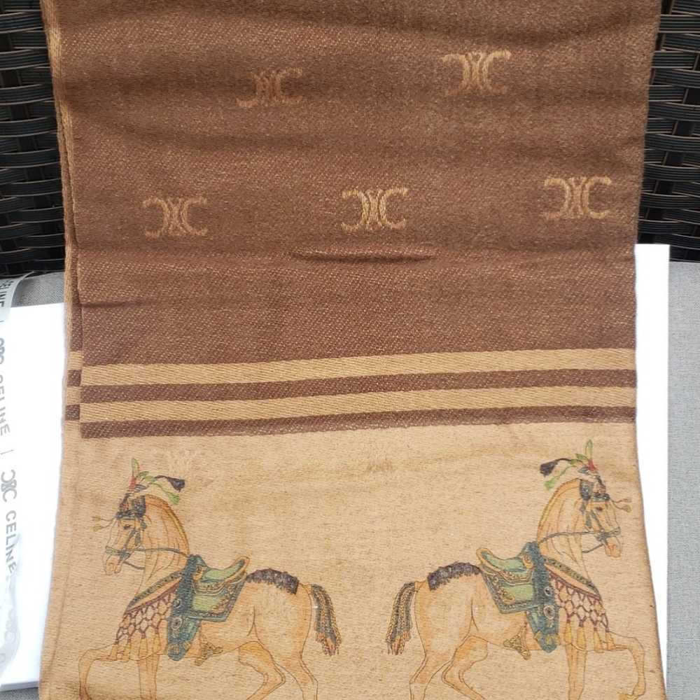 Brown celine scarf - Picture 2 of 3